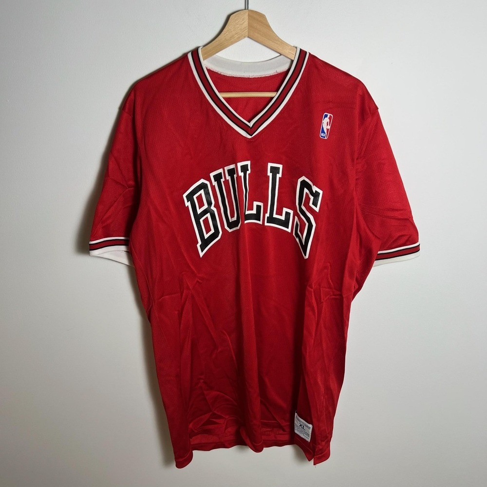 Vintage Chicago Bulls Jersey Mens 44 Red NBA Basketball Mesh Champion 90s